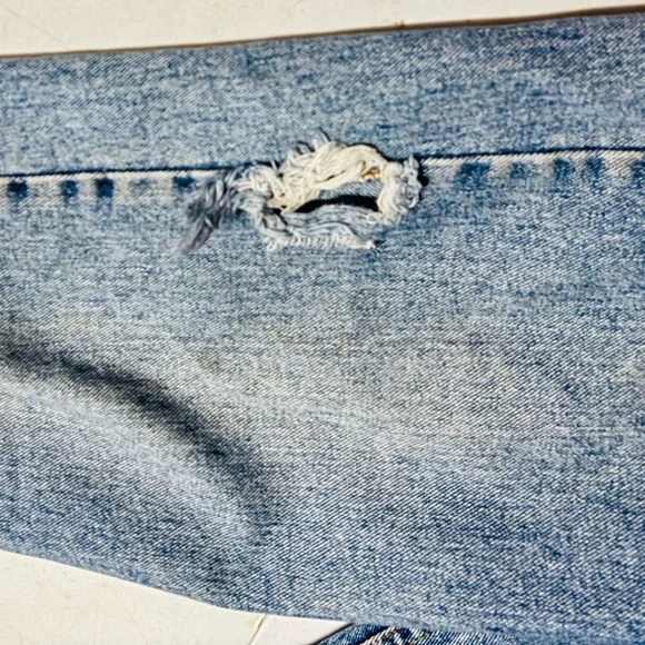 Vintage Levi’s 550 Jeans Men’s 33x30 Made‎ in USA Relaxed Fit Denim Hole Leg - Picture 7 of 8